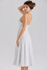 Detalhe do busto sem bojo e ajuste na nuca do Vestido Vyva Bustier Lilah