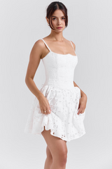 Detalhe do corset modelador em renda do Vestido Vyva Lorena