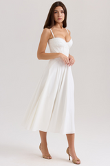 Vestido Vyva Bustier Estela elegante branco com barbatanas na cintura