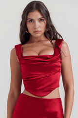 Modelo veste Conjunto Vyva Bustier Lumiere elegante