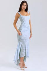 Modelo vestindo o Vestido Bustier Anna elegante e sofisticado