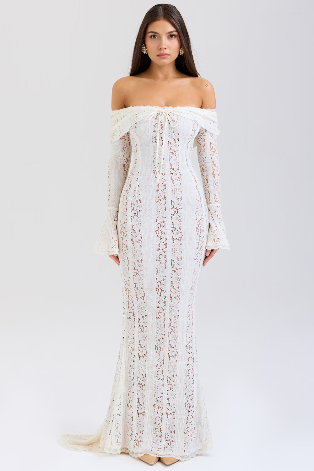 Vestido Vyva Longo Sofia com renda delicada e modelagem elegante