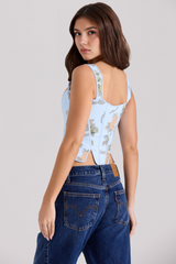 Vista lateral do Corset Vyva Modelador Mariana com caimento ajustado
