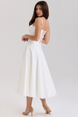 Vista lateral do Vestido Bustier Estela – elegância atemporal
