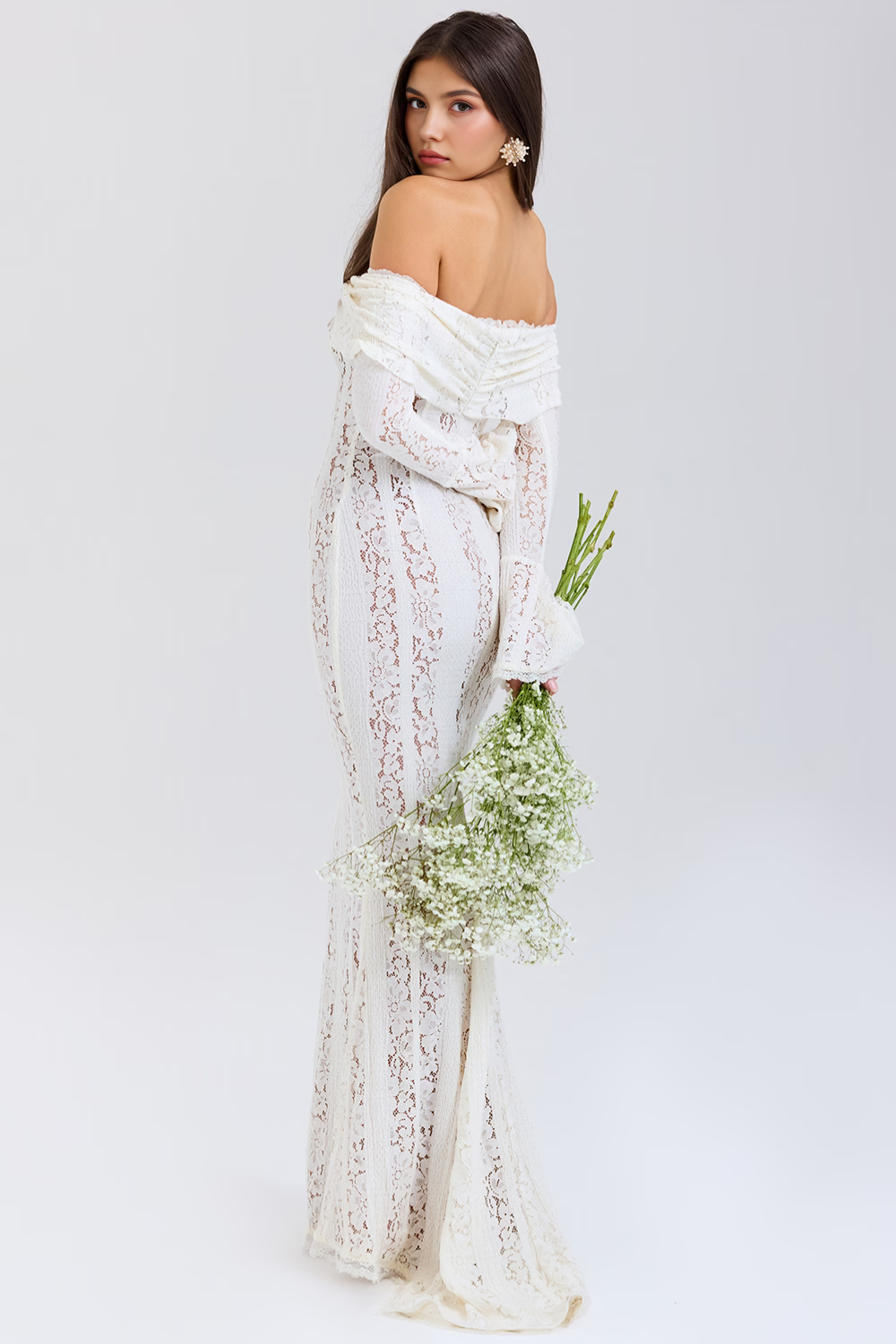 Vista traseira do Vestido Vyva Longo Sofia com modelagem acinturada