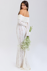 Vista traseira do Vestido Vyva Longo Sofia com modelagem acinturada